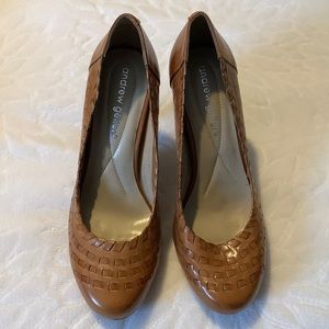Gorgeous heels- great condition